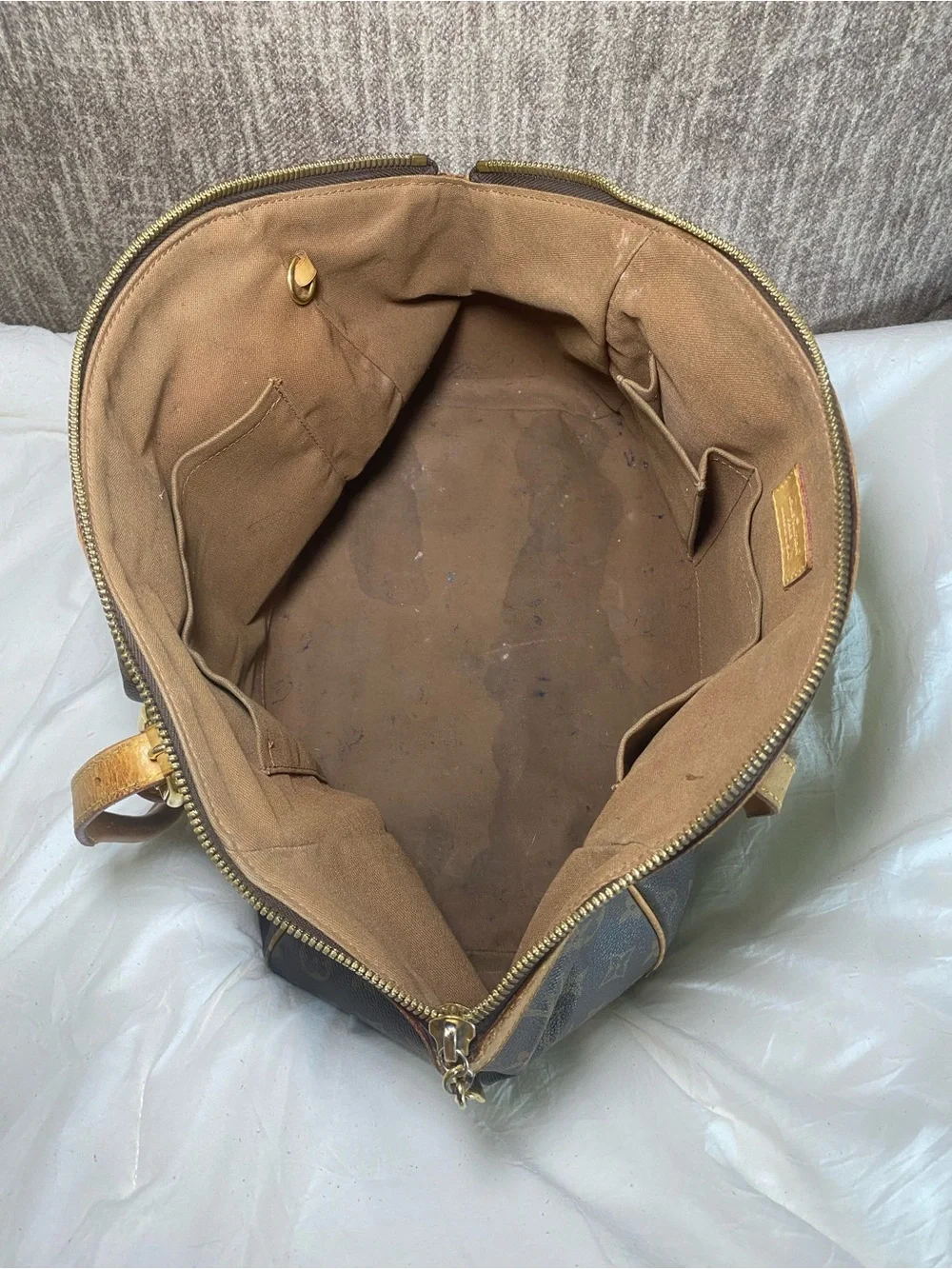 Louis Vuitton Tivoli GM Monogram Shoulder Bag with Tan Trim - Picture 10 of 16